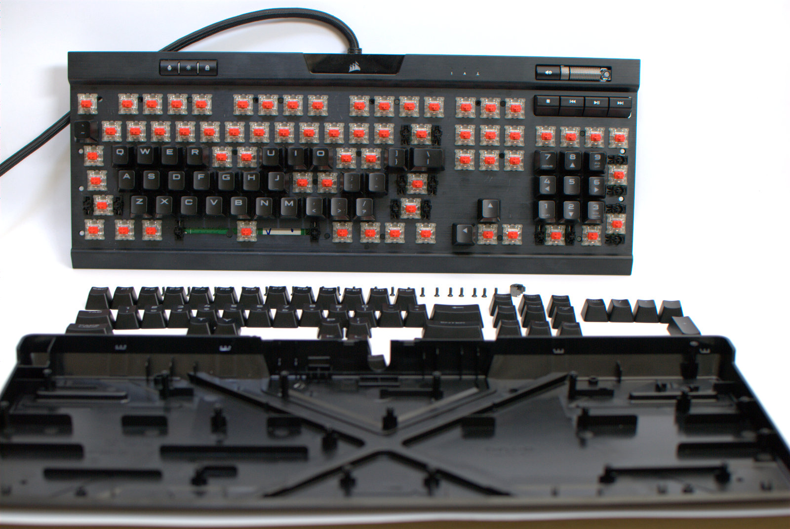 shera爸的拆解评测二十五：海盗船K70 RGB MK.2机械键盘
